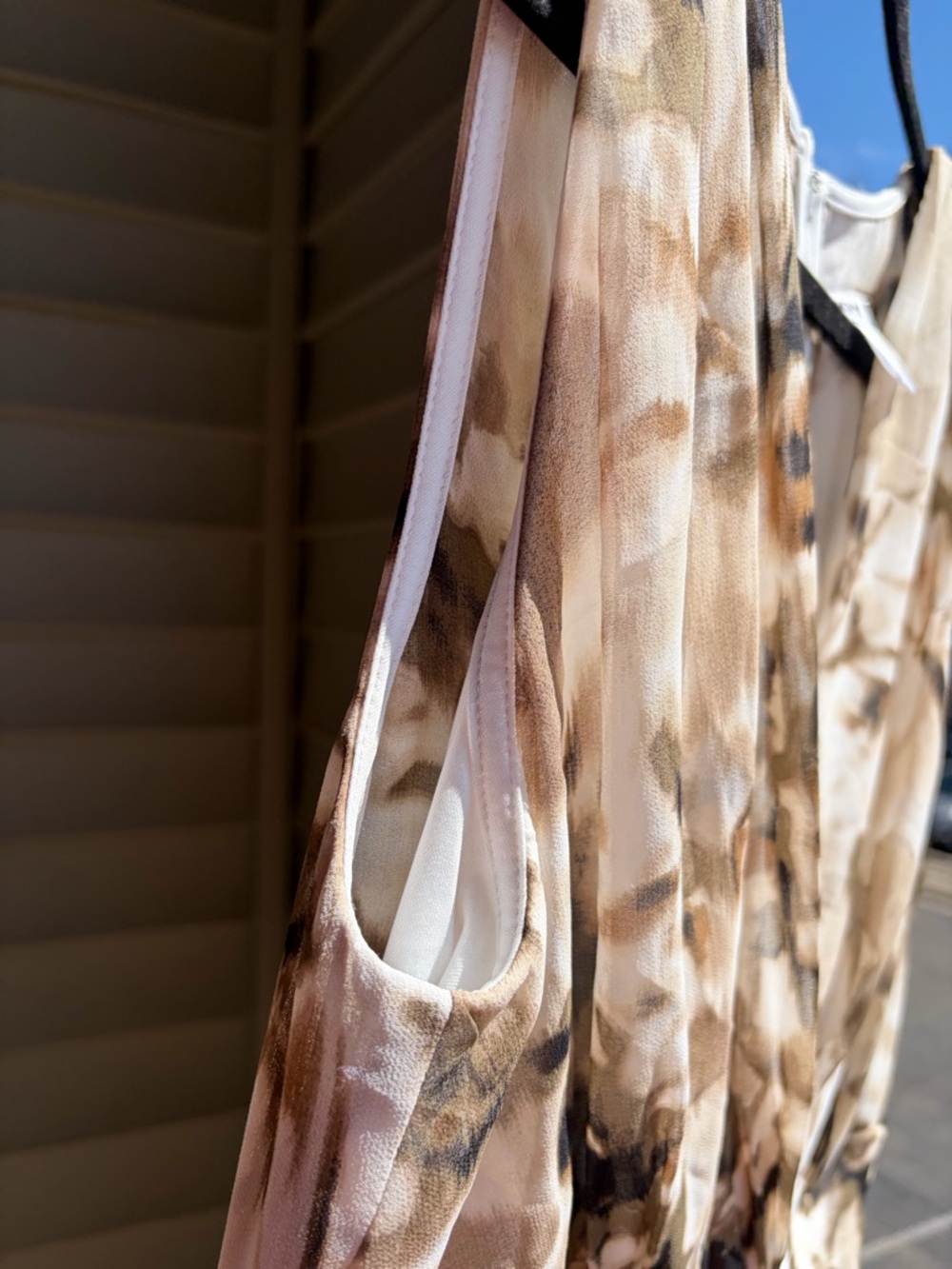 🆕✨ DKNY Tie Dye Sleeveless Mini Dress Size 10 Beige Brown Pleated Lightweight - Picture 9 of 16